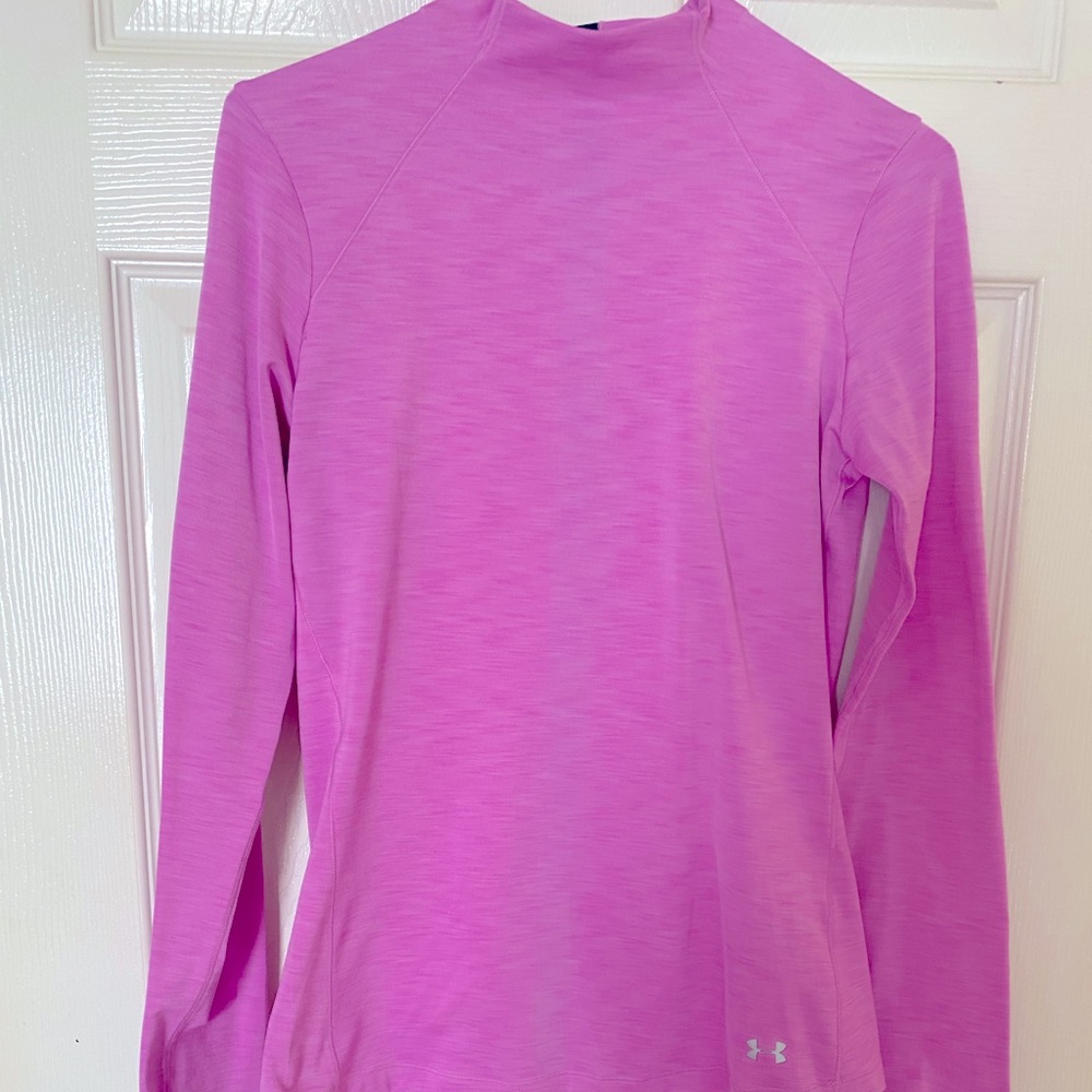 💖UNDER ARMOUR 💖long sleeve activewear top .